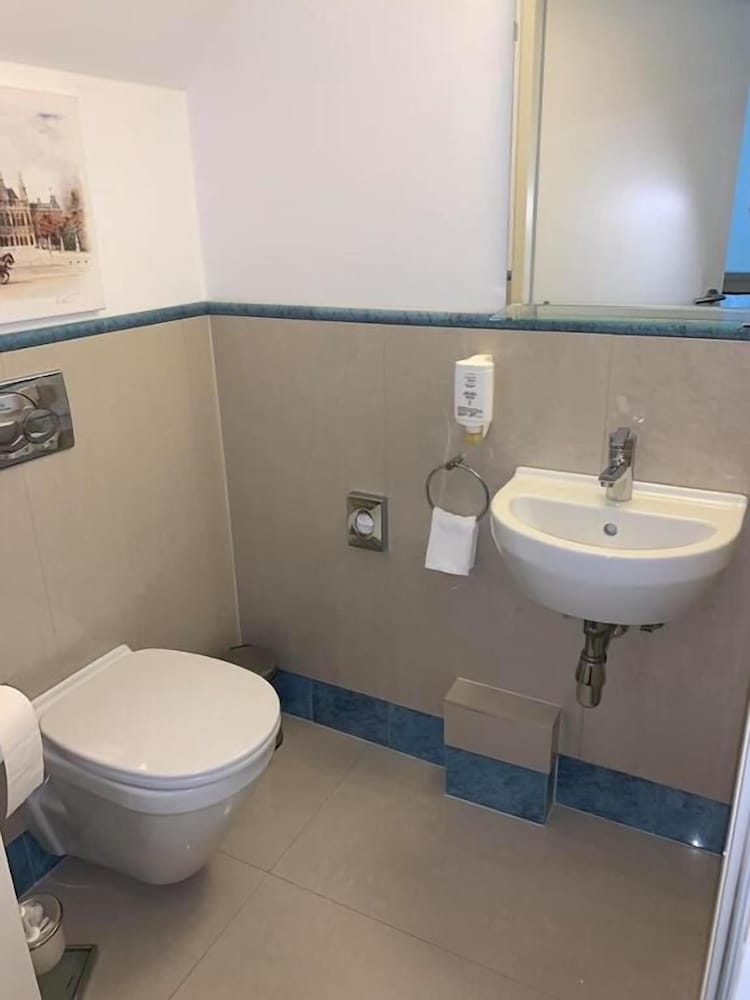 Standard Twin Room, photo 7