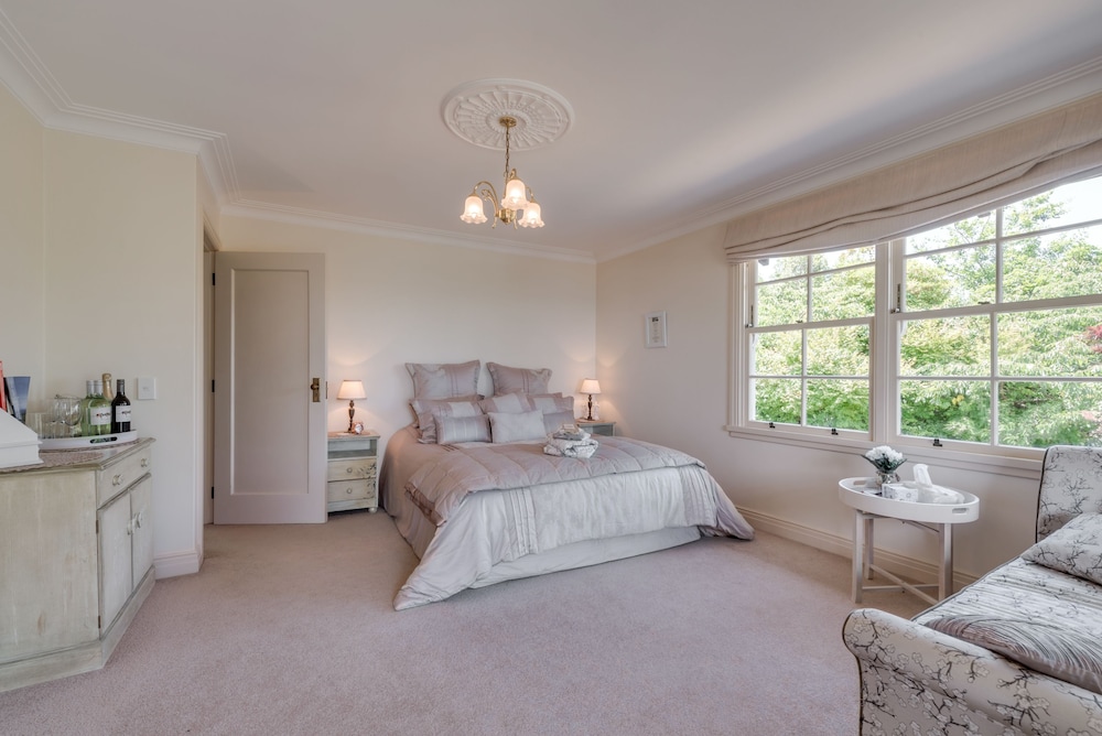 Panoramic Suite, 1 King Bed, Ensuite (Suite 2) photo 1