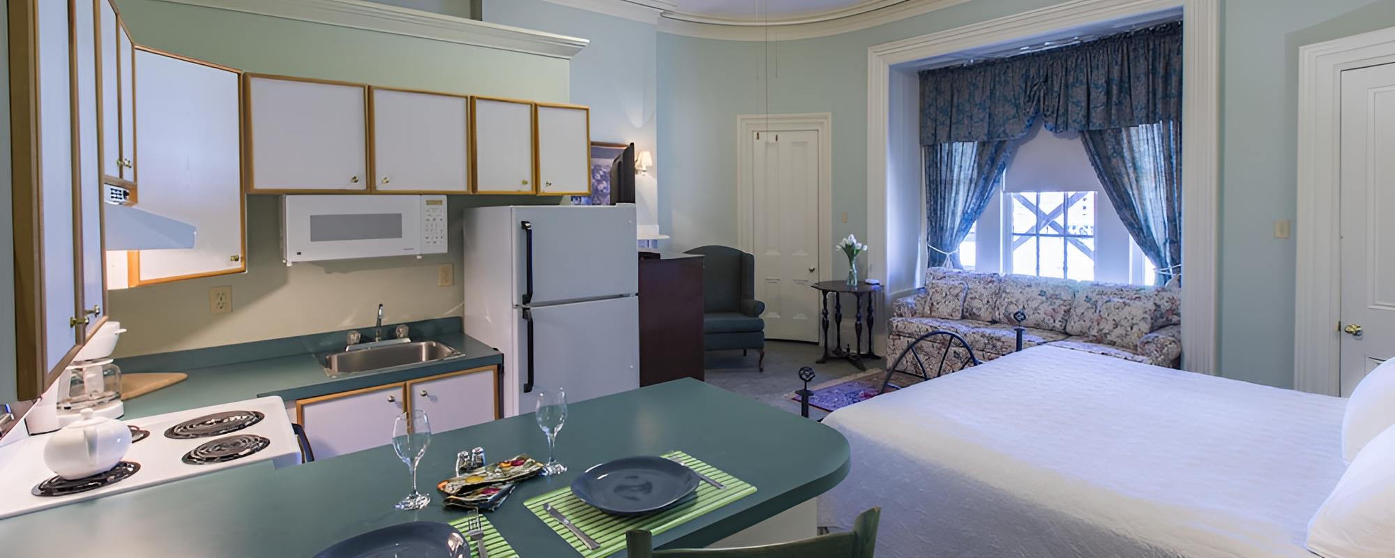 Superior Suite, 1 King Bed photo 3