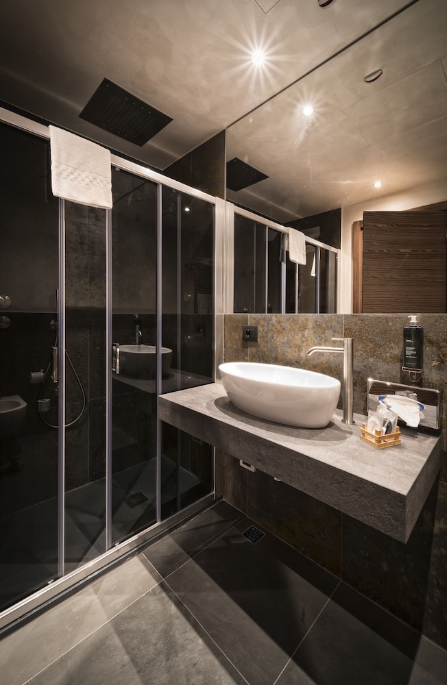 Deluxe Suite, City View photo 2