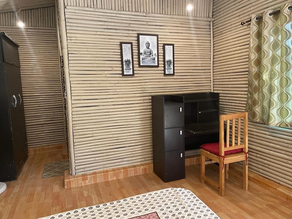 Executive Room, Valley View
