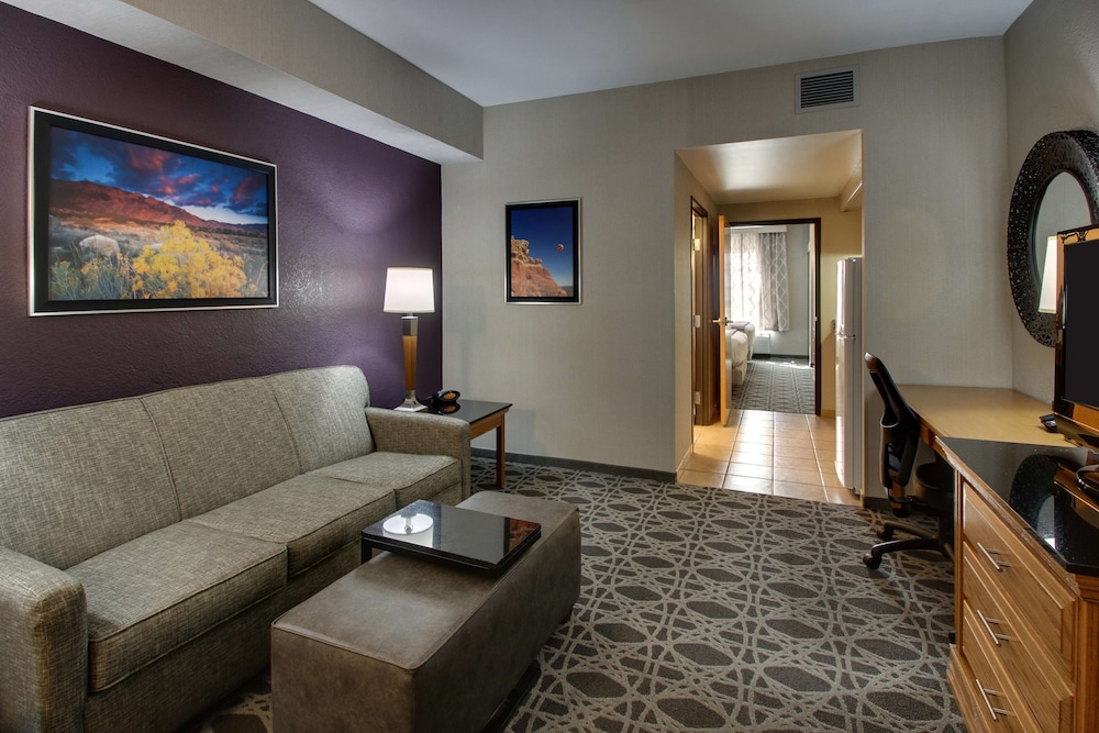 Suite, Multiple Beds, Refrigerator & Microwave (Upper Floor, 2 Rooms, Sofabed)