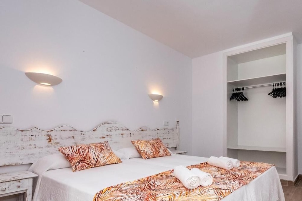 Apartment, 2 Bedrooms, Terrace, Garden View (2 adults + 1 children) photo 2