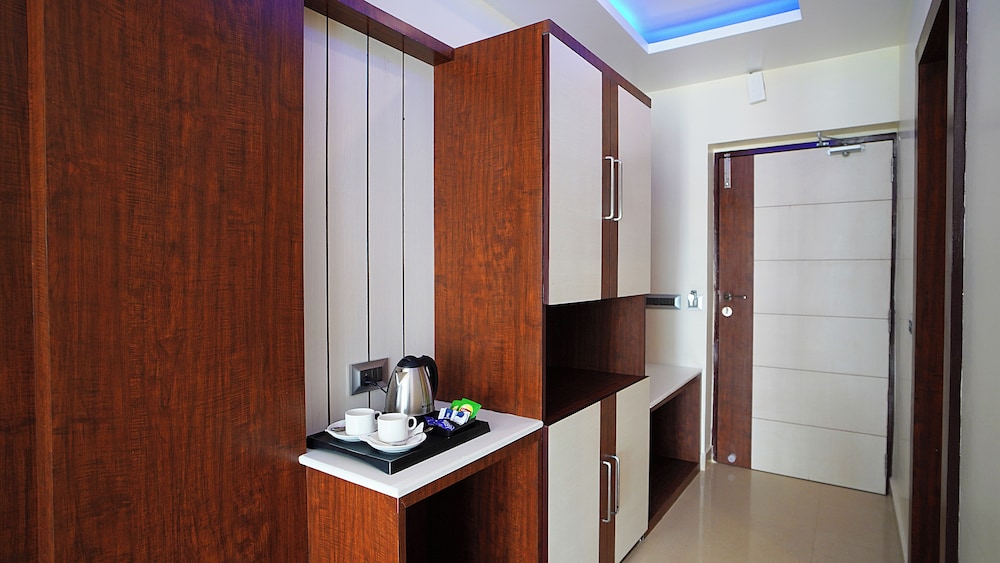 Executive Double Room, 1 King Bed, Executive Level photo 3