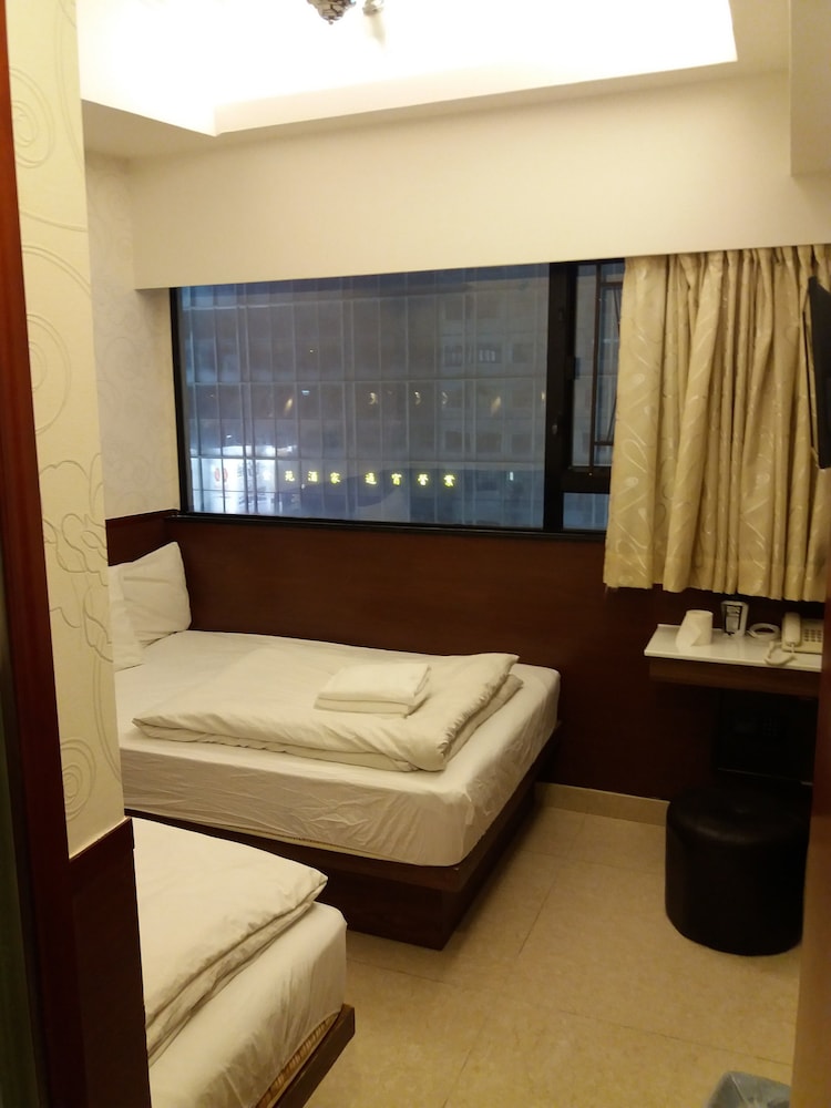 Deluxe Triple Room(with Window) photo 3