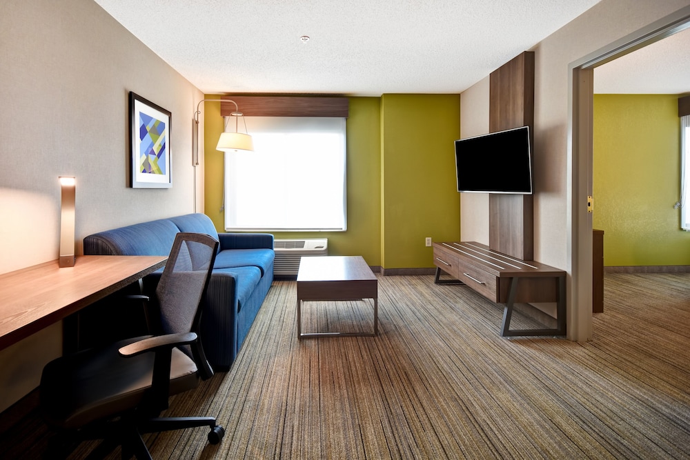 Suite, 1 Bedroom, Accessible (Communications, Accessible Tub) - Photo 5