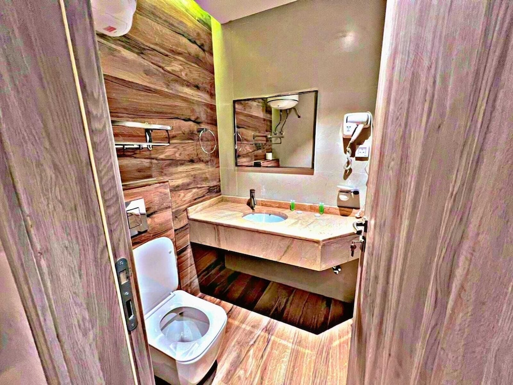 Standard Double or Twin Room photo 3