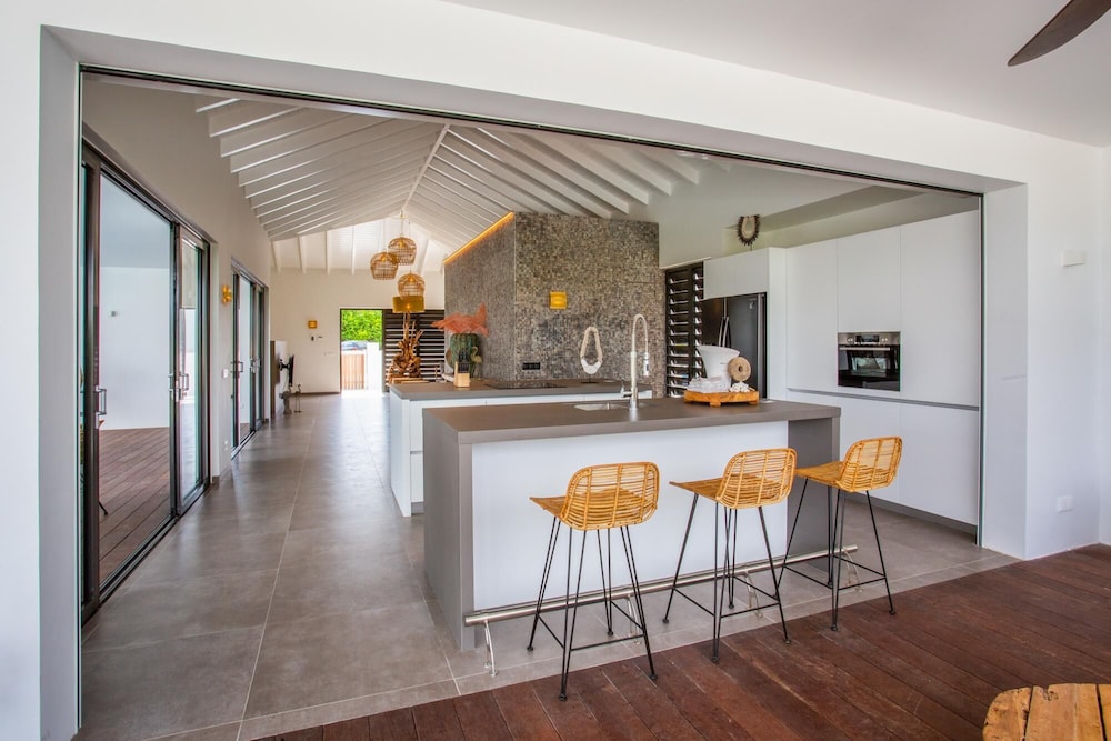 Villa photo 2