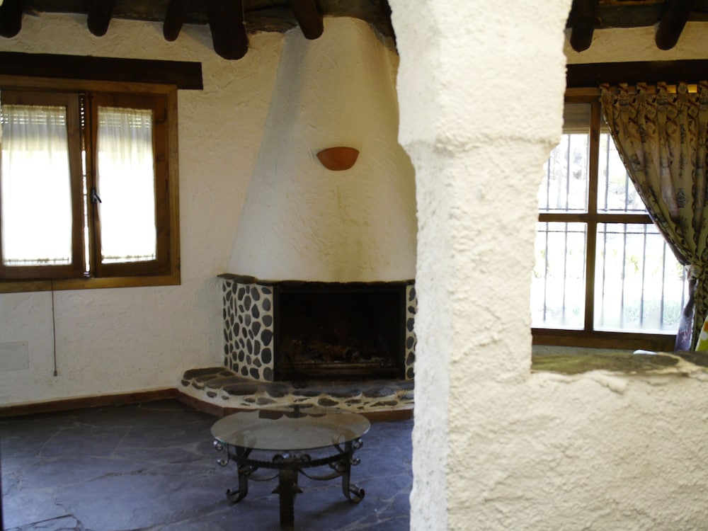House, 1 Bedroom photo 3