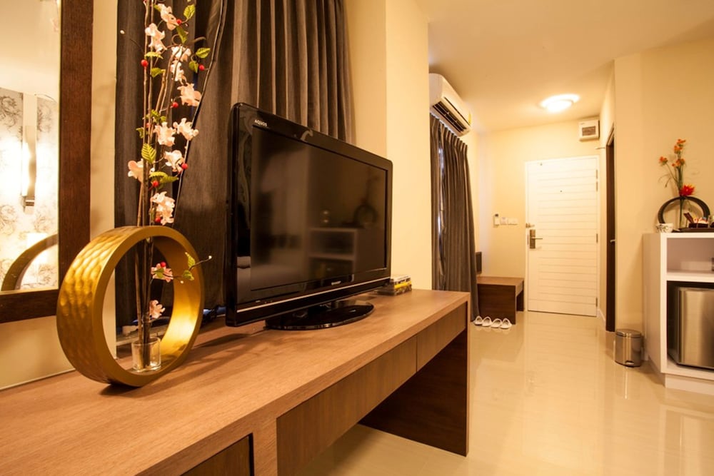 Studio Suite, 1 Bedroom, Balcony photo 3