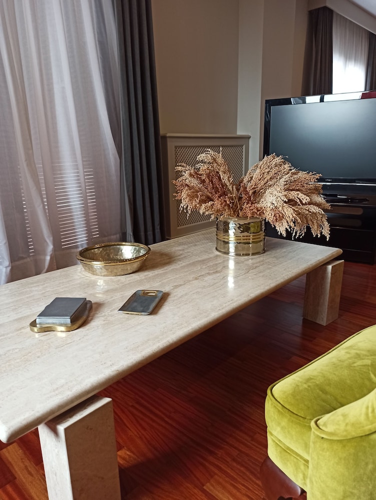 Family Room (Single Use) photo 2