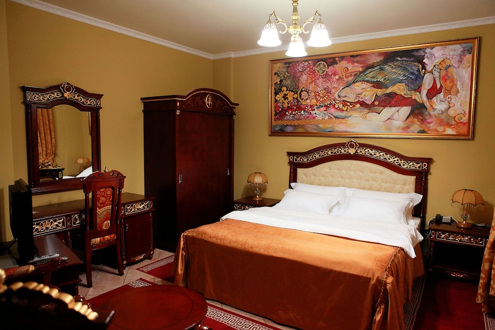 Luxury Suite