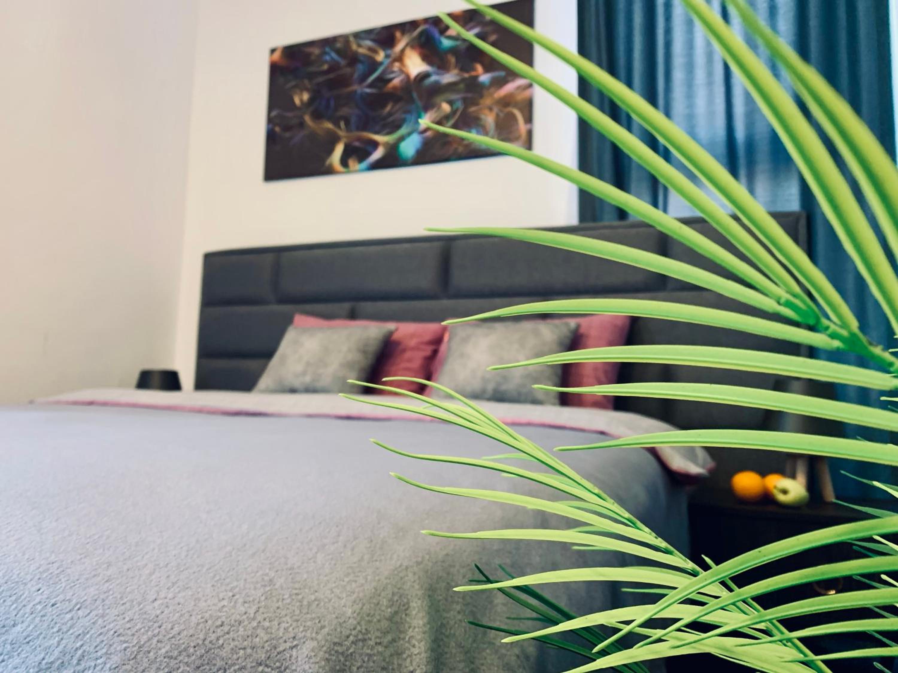 Budget Double Room - Photo 11