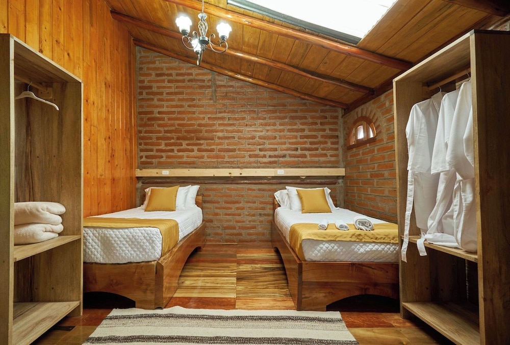 Standard Room, 1 Queen Bed, Balcony, Garden View