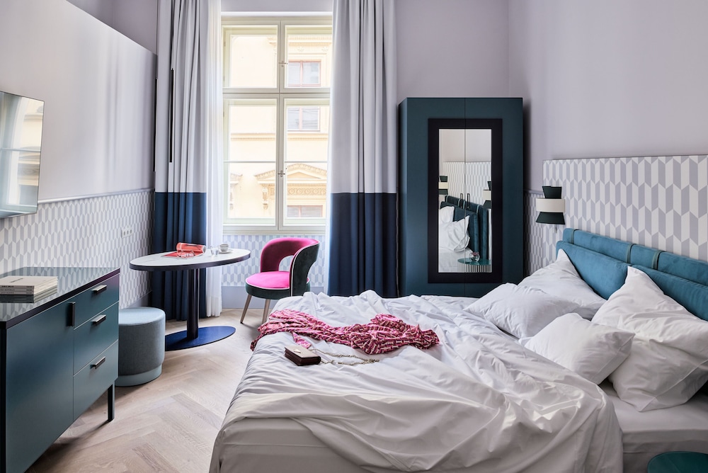 Standard Double or Twin Room - Photo 5