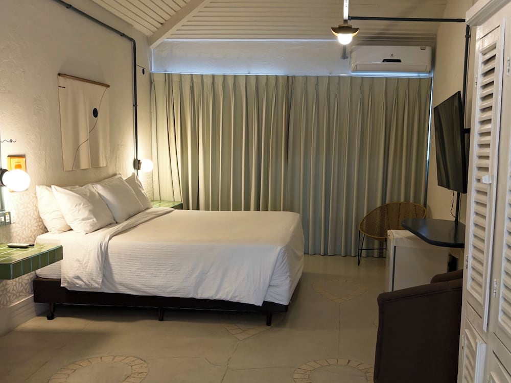 Suite - Photo 3