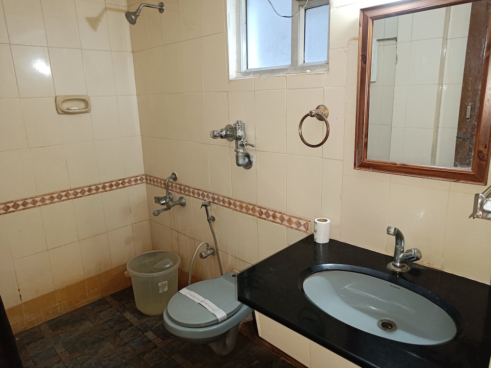 Deluxe Triple Room - Photo 16