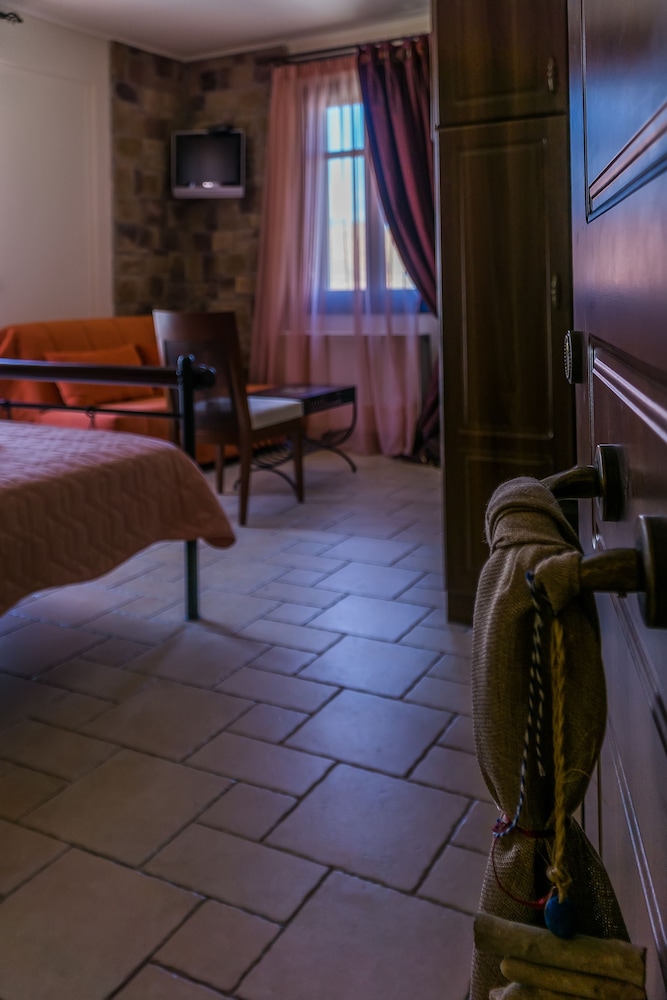 Deluxe Room, Jetted Tub, Resort View photo 1