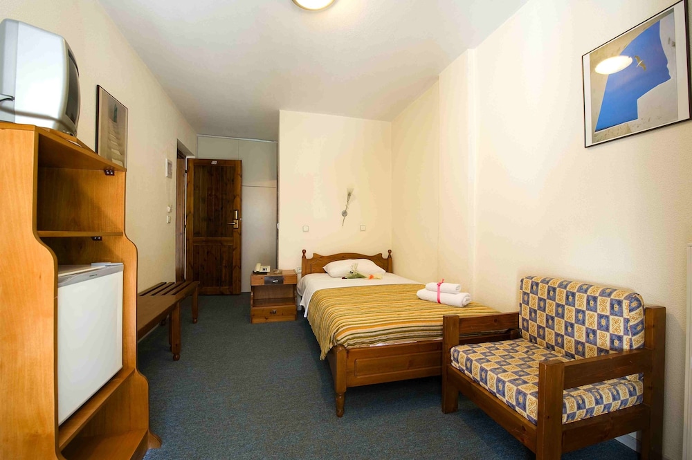 Single Room, 1 Large Twin Bed, Smoking