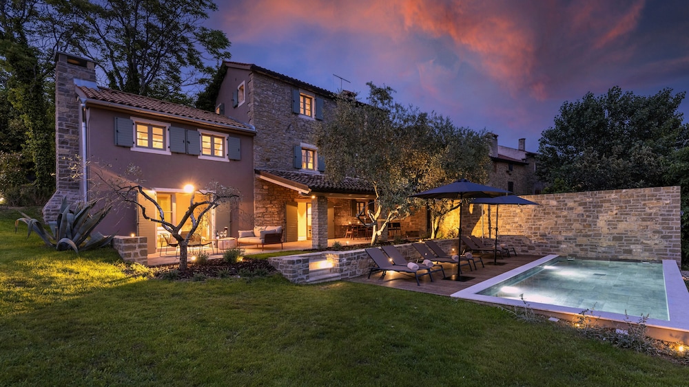 Exclusive Villa, Multiple Beds, Pool View - Photo 12