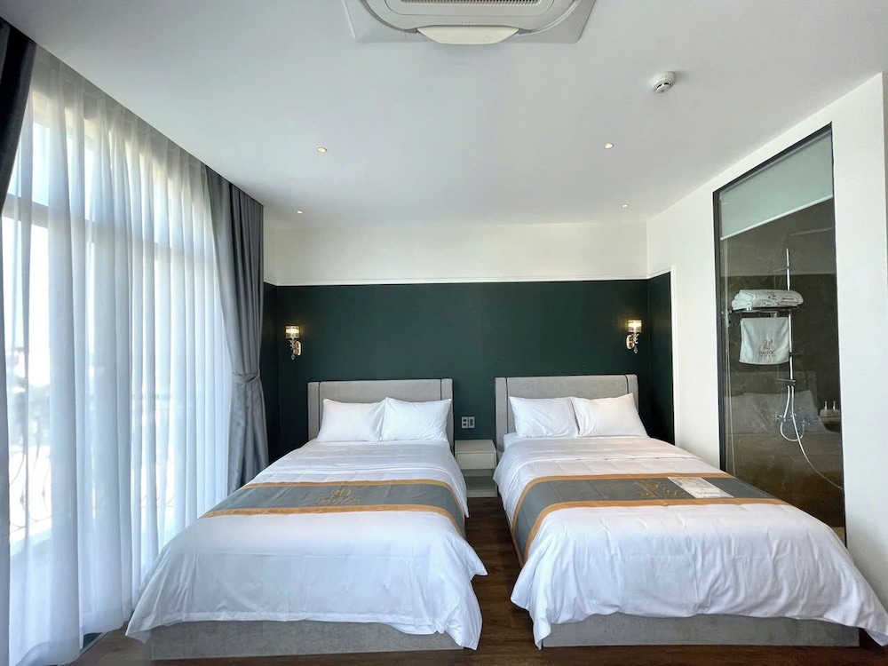 Deluxe Double Room, City View