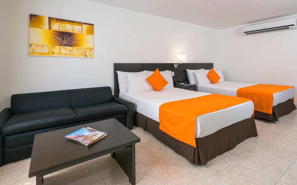 Standard Room, 2 Double Beds - Photo 2