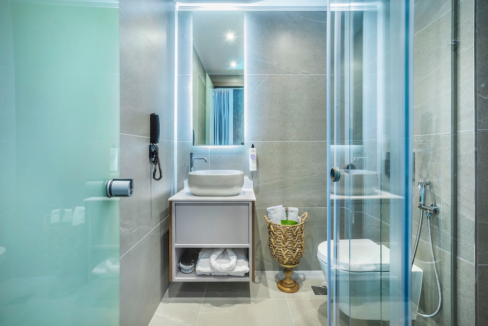 Deluxe Double Room, Pool View photo 3