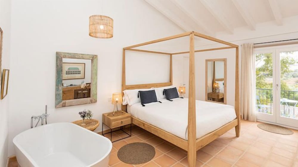 Suite, Balcony (Miquel Barcelo) photo 2