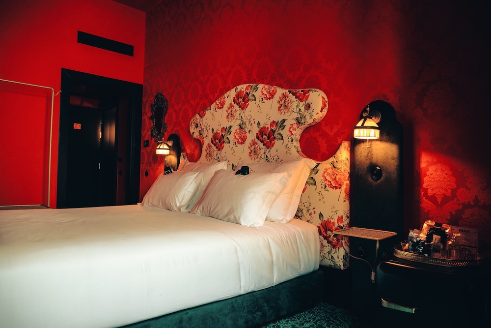 Lisbon's Fantasies - Photo 10