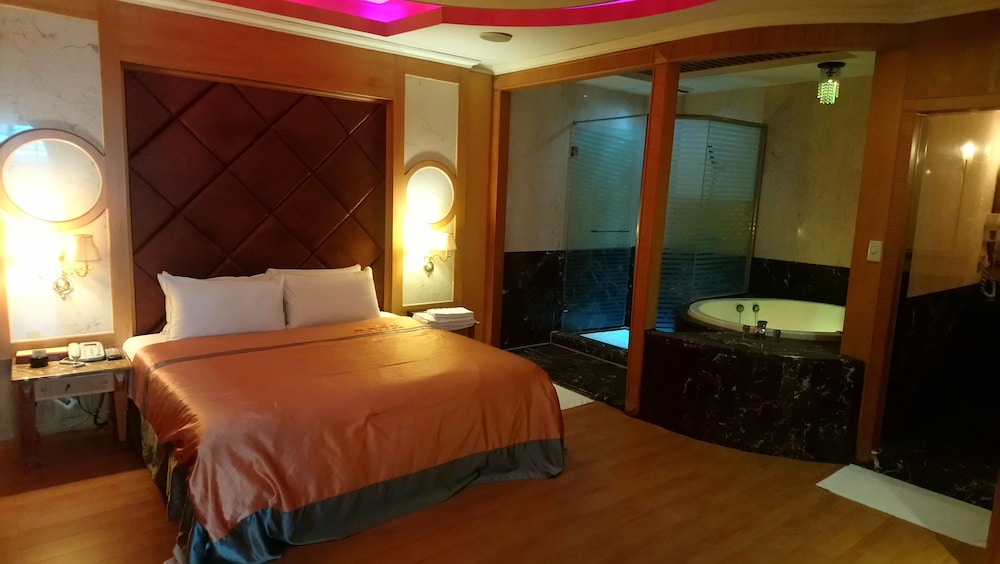 Classic Suite, 2 Queen Beds photo 2