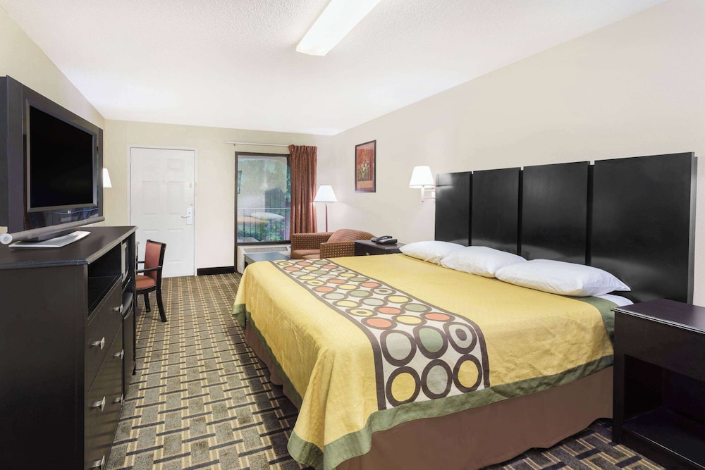 Standard Room, 1 King Bed - Photo 1