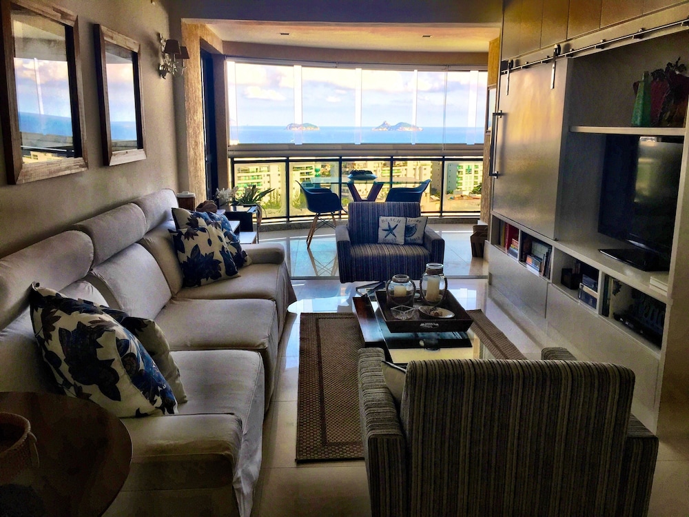 Luxury Condo, Multiple Beds, Accessible, Ocean View