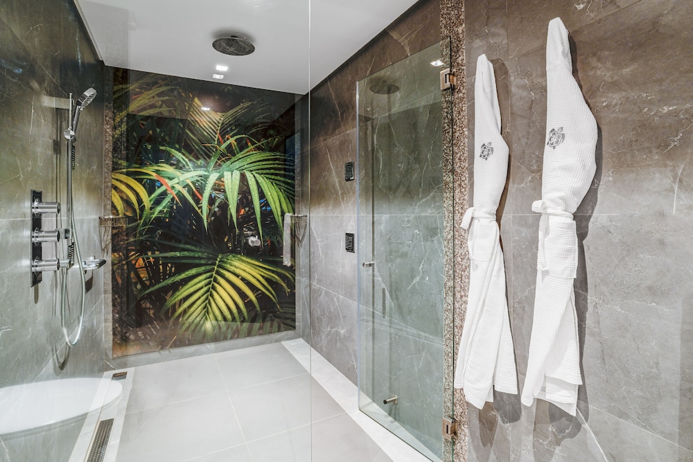 Double Room (deluxe Lagoon View)