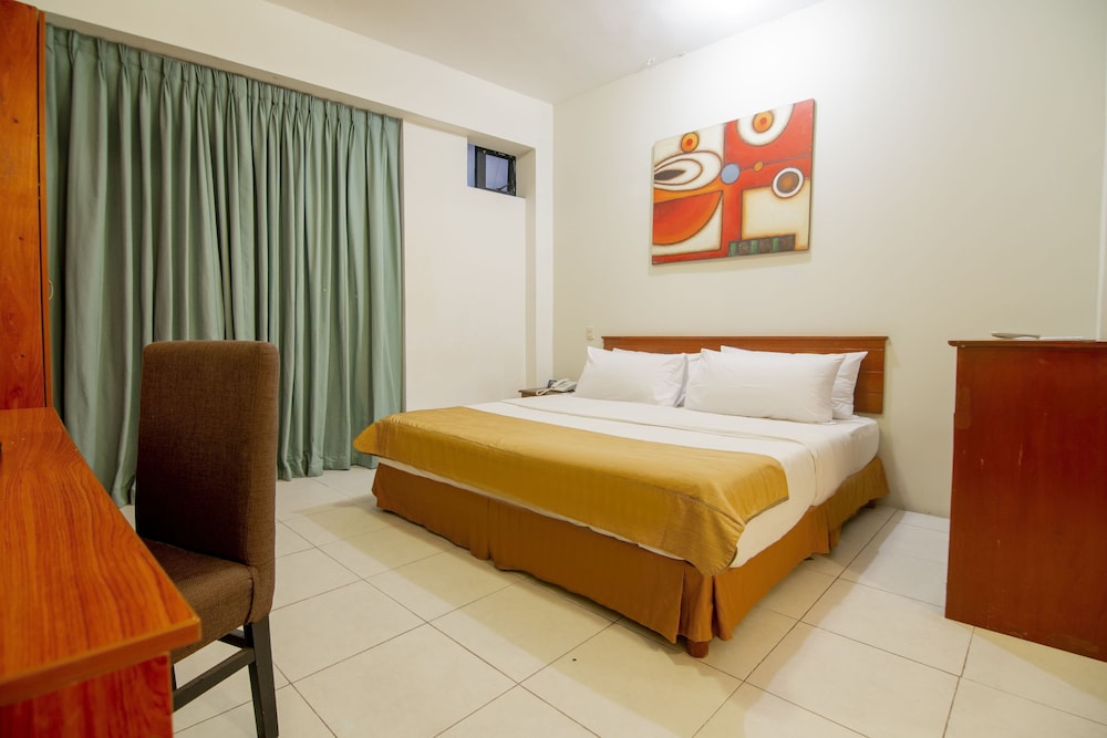 Superior Room, 1 King Bed photo 1