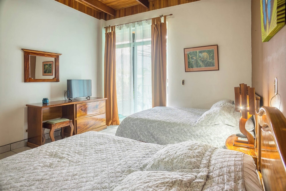 Standard Room, 2 Double Beds
