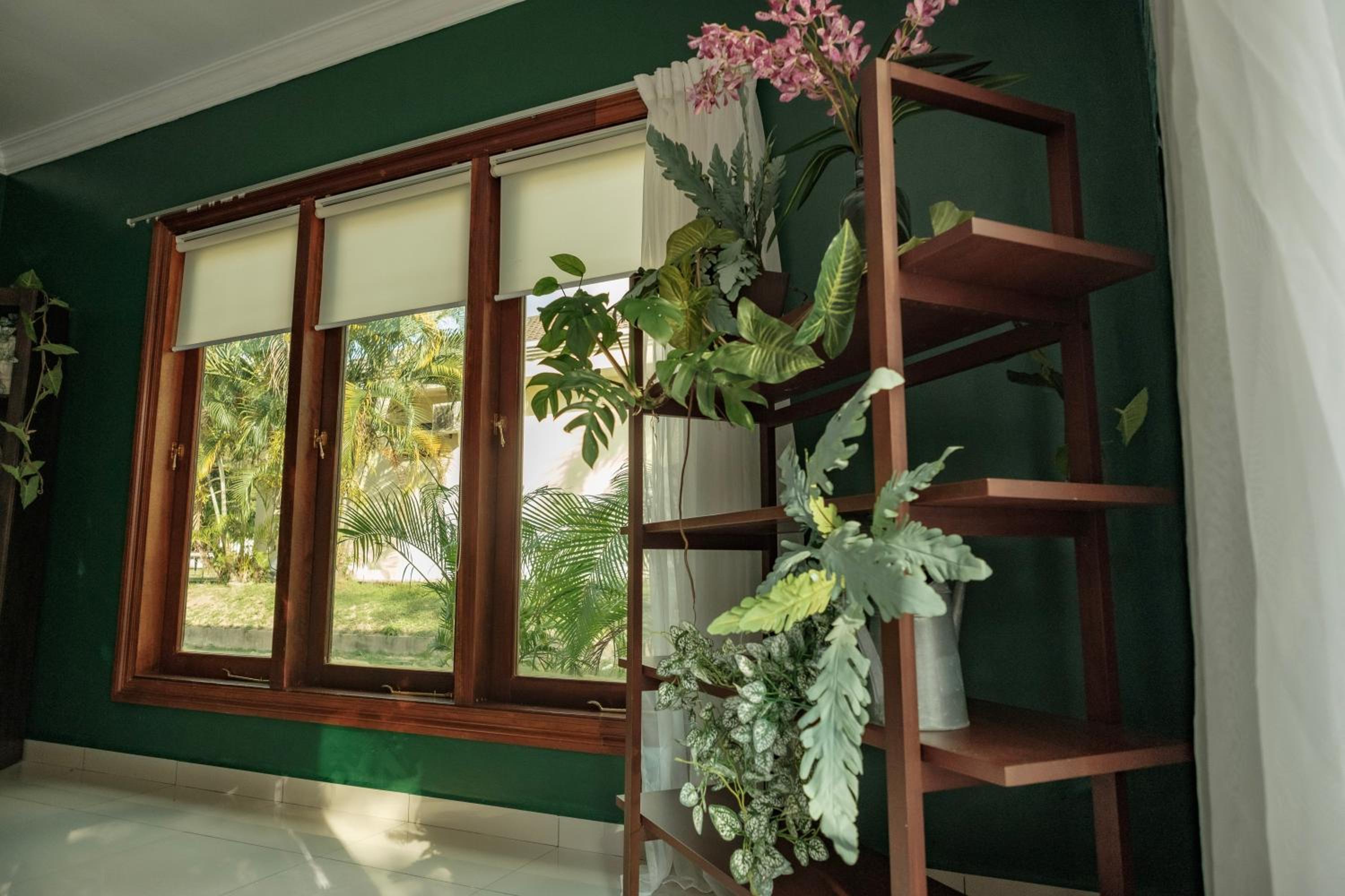 Villa - Photo 1