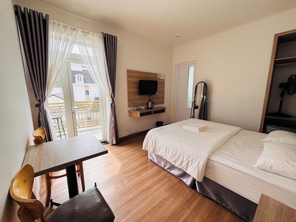 Superior Double Room, Courtyard View