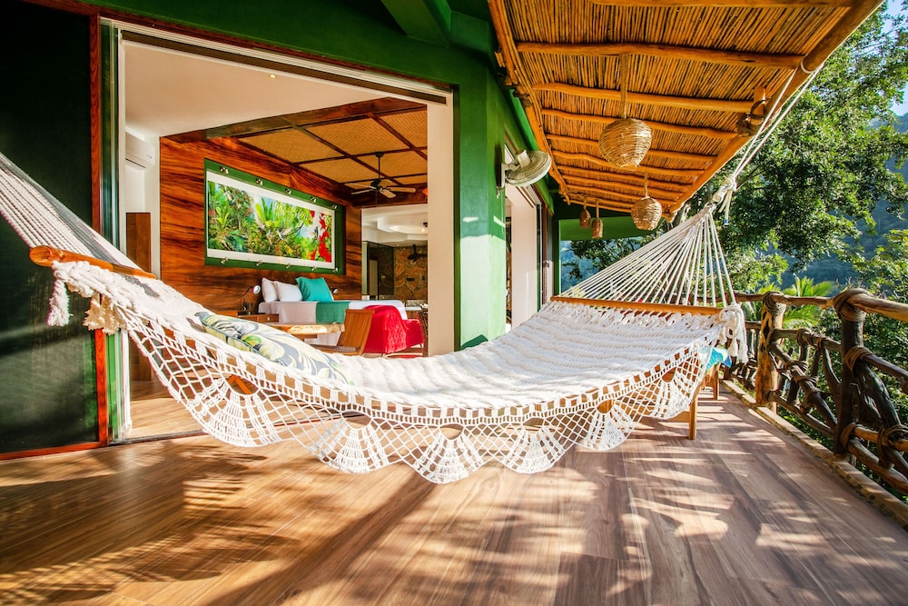 New Tower-hummingbird Love Nest Ocean View