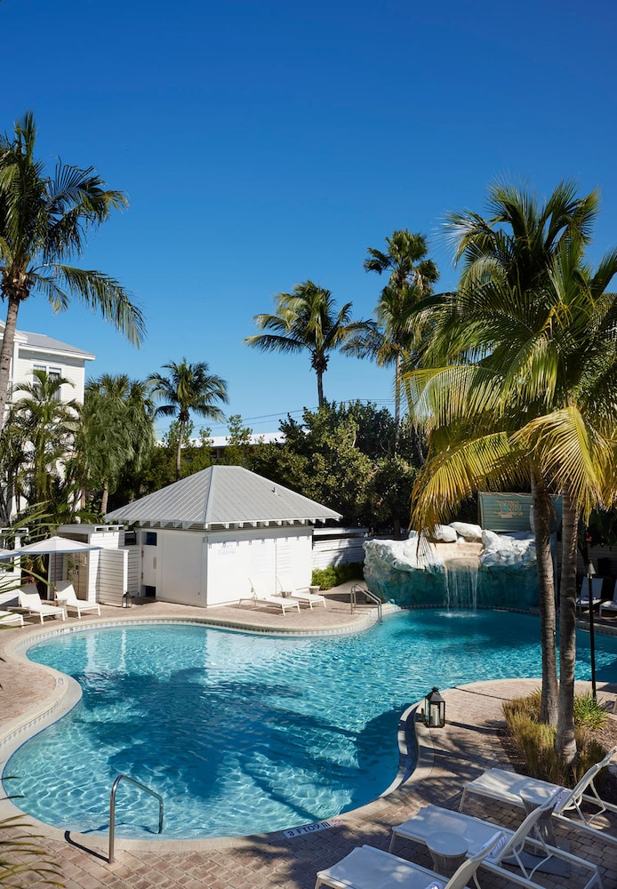 Suite, 2 Bedrooms, Pool View - Photo 7