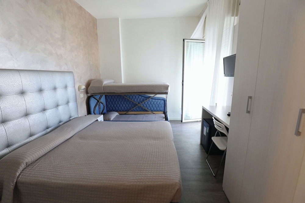 Quadruple Room, Balcony, Sea View