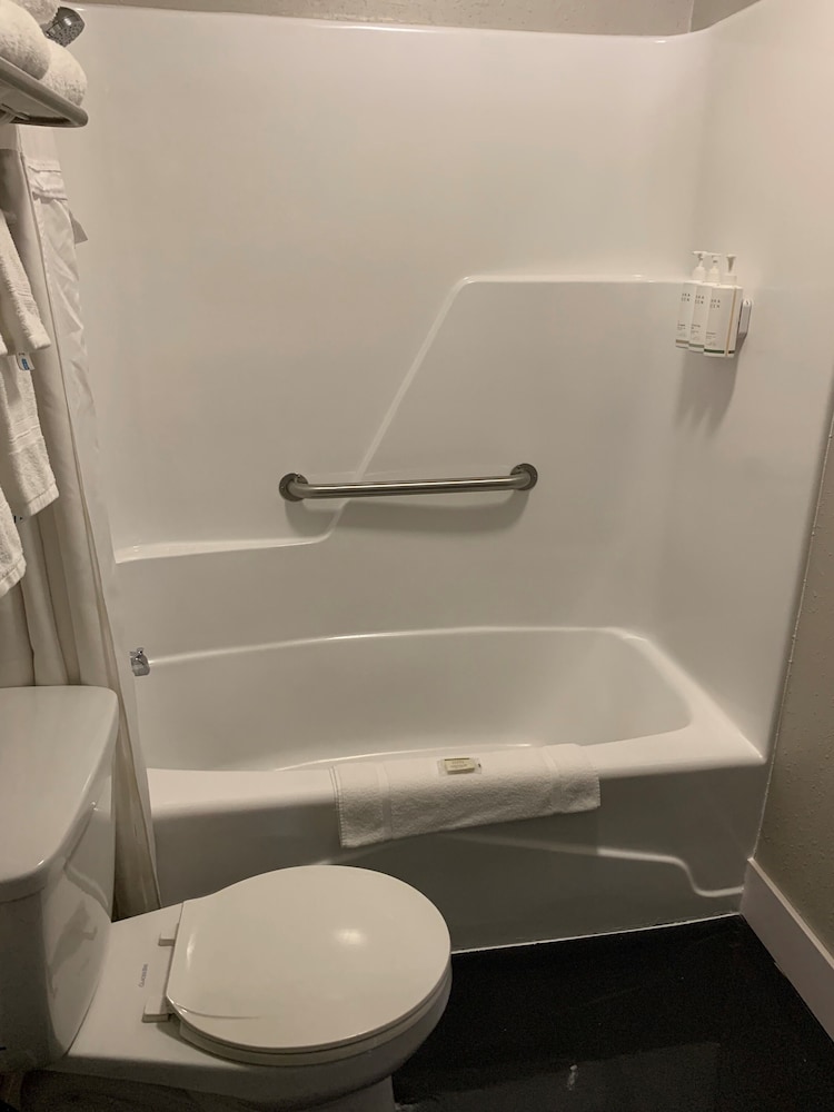 Room, 1 King Bed, Mobility Accessible, Non Smoking (Bathtub w/ Grab Bars) - Photo 2