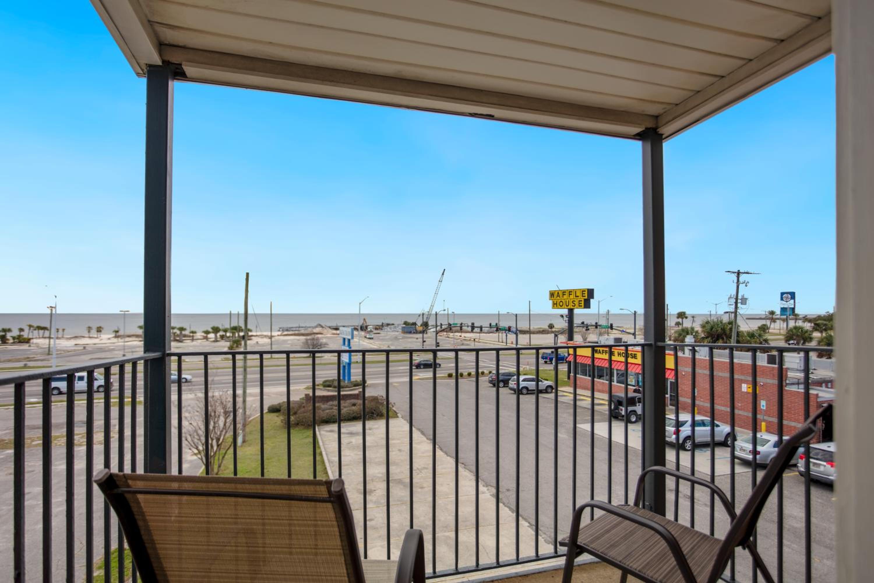 King Suite with Ocean View - Non Smoking - Photo 6