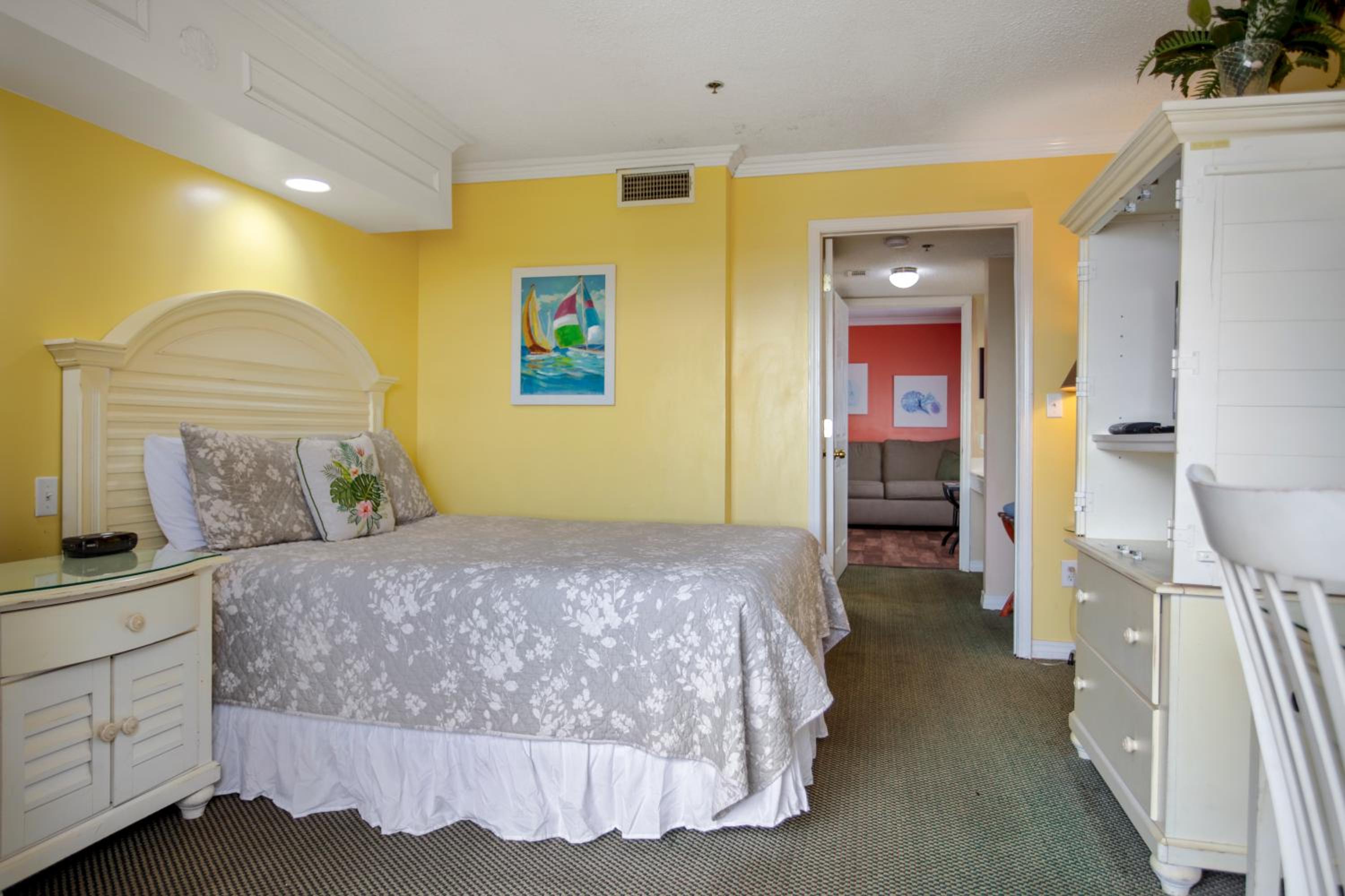 King Suite with Ocean View - Non Smoking - Photo 4