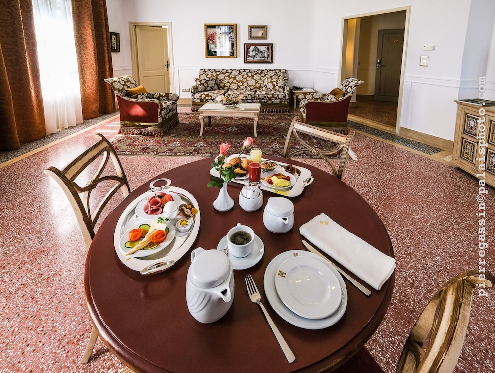 Prestige Suite, 2 Bedrooms - Photo 2