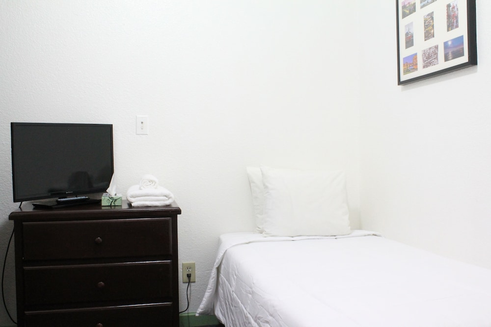 Deluxe Single Room, Shared Bathroom