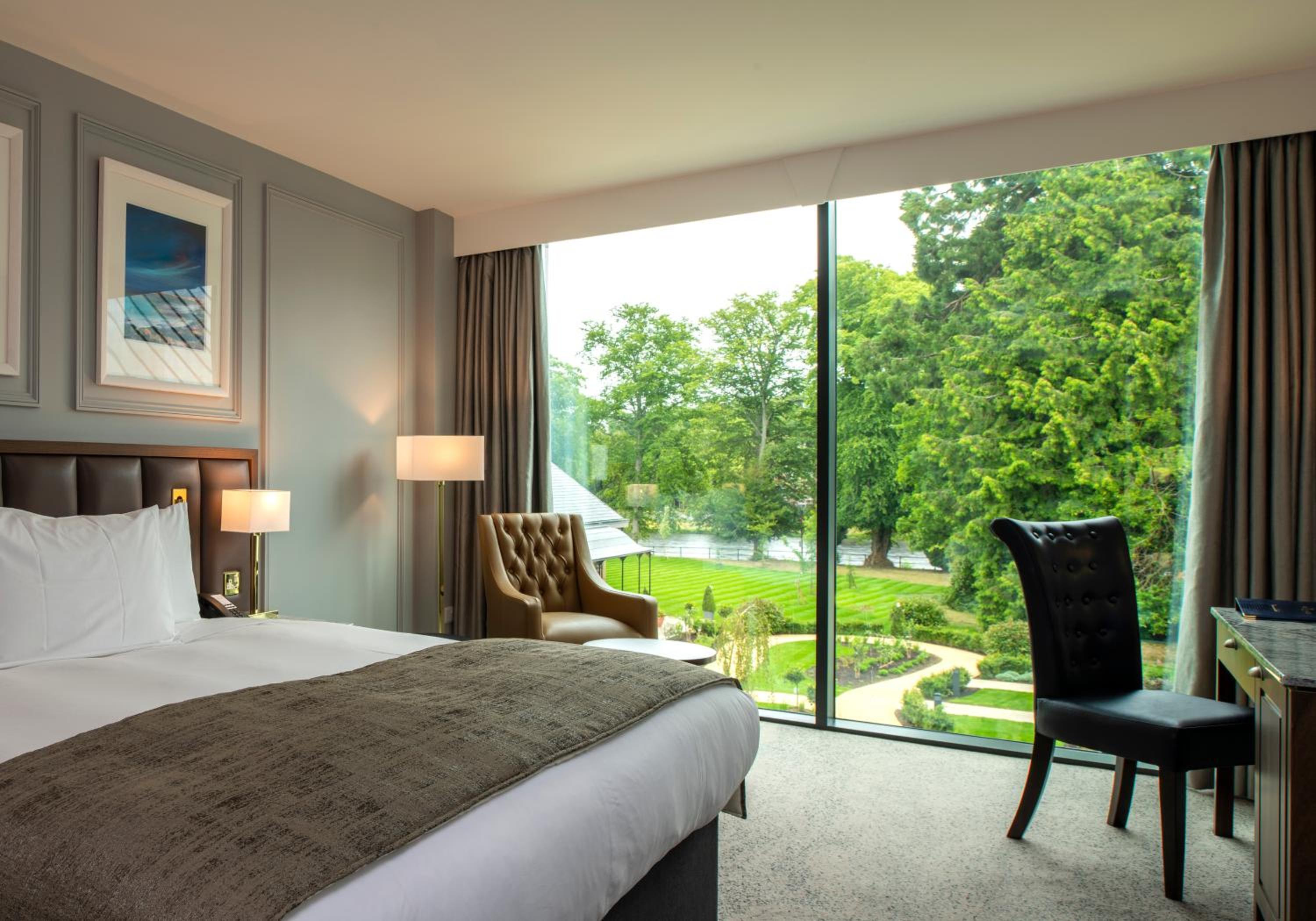 Executive King Room with River View - Converts to Twin Beds photo 2