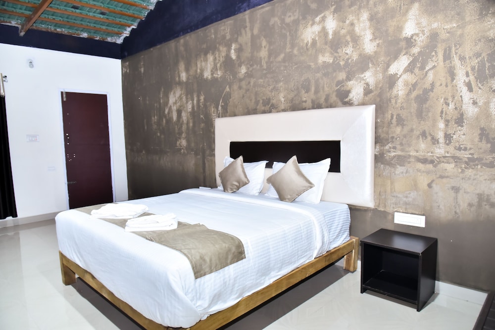 Royal Villa photo 2