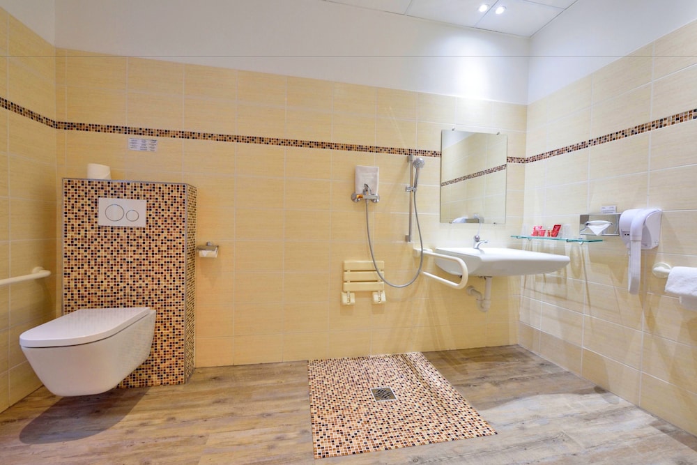 Classic Double Room, 1 Double Bed, accessible to people with reduced mobility photo 3