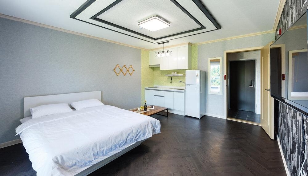 Basic Room, 1 Bedroom (ROOM 503) - Photo 6