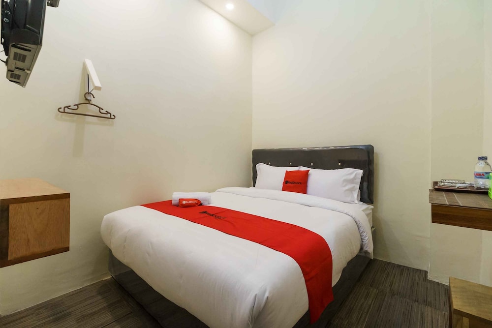 Double Room (Reddoorz)